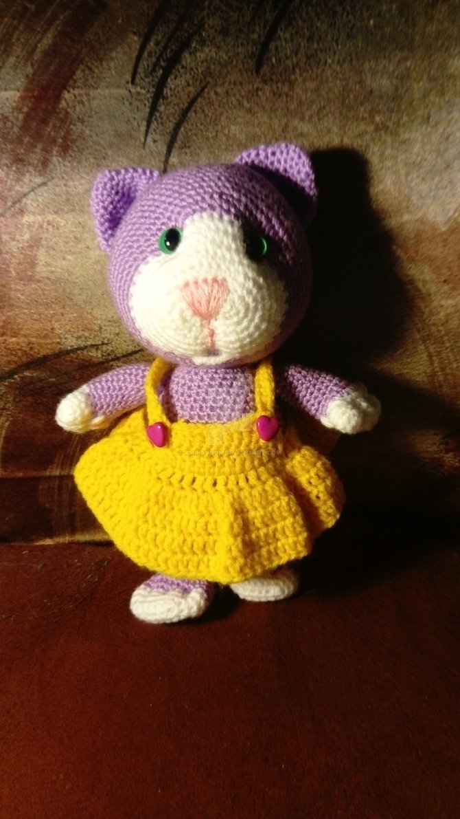 amigurumi_dancing_kitty_by_amipavouk-db8mwnw